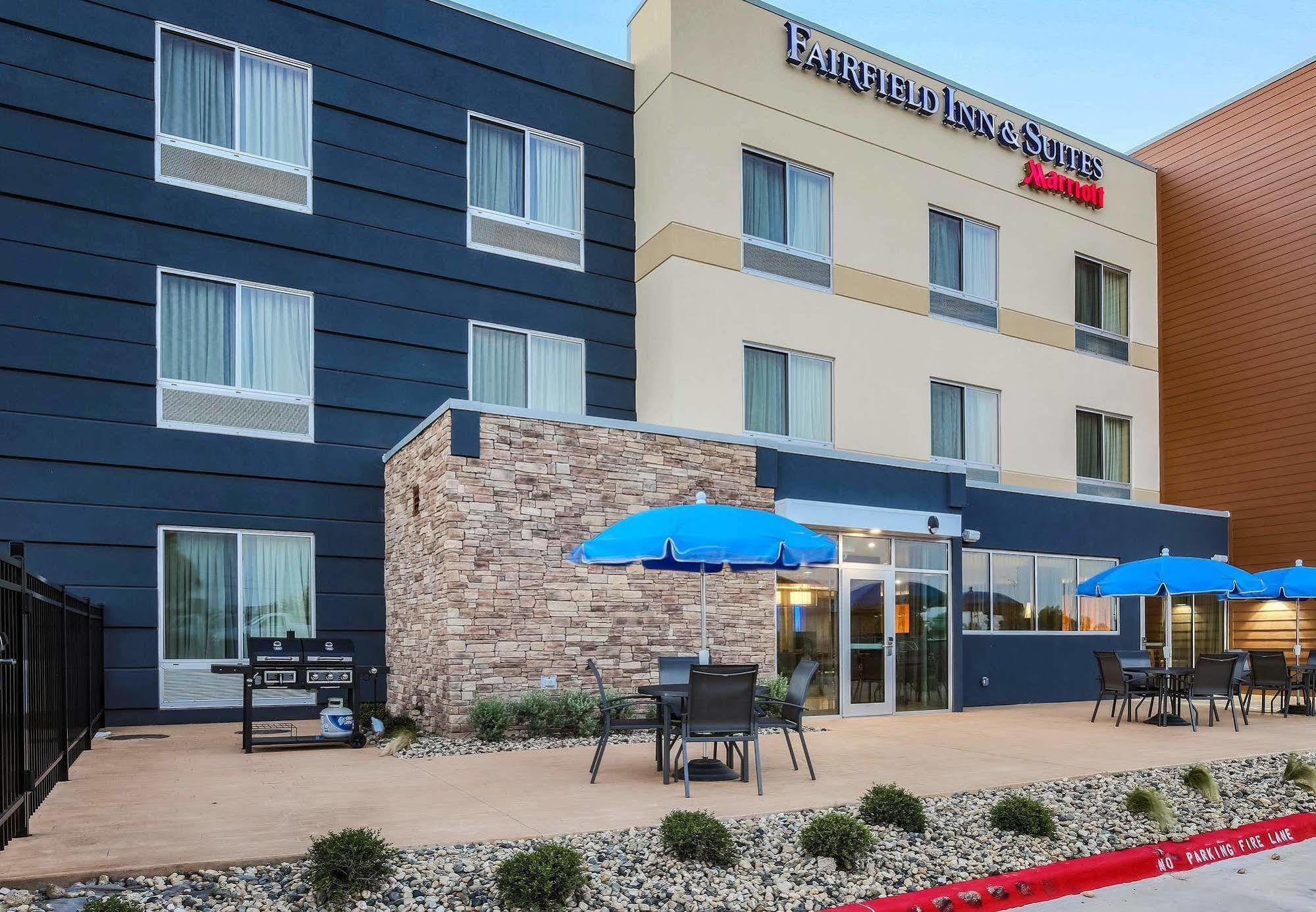 Fairfield Inn & Suites By Marriott Snyder Екстериор снимка